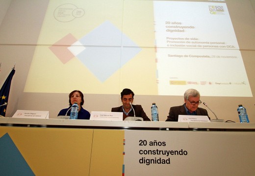 José Manuel Rey Varela clausurou o ciclo de encontros organizado pola Federación Española de Dano Cerebral con motivo do seu 20 aniversario